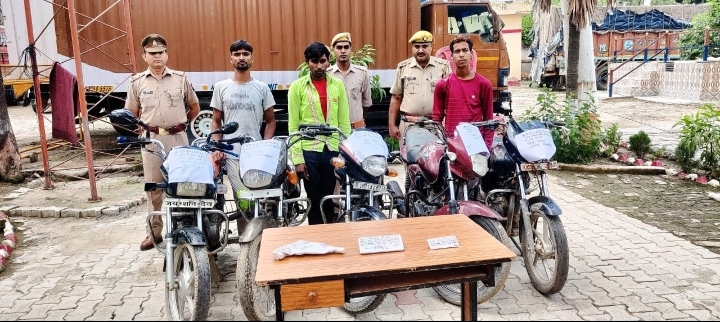 स्वतंत्रता दिवस की 75 वीं वर्षगांठ के शुभ अवसर पर थाना पुवायाँ पर पुलिस द्वारा जरुरतमंद/गरीब* *राशन/खाद्य सामग्री