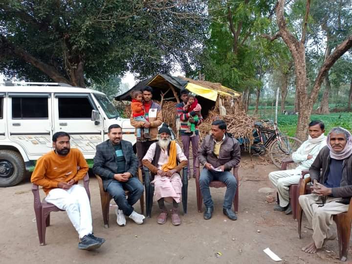 सपा जिला सचिव रामवीर कनौजिया ने पुवायां विधानसभा में क्षेत्रीय भ्रमण कर मांगे वोट