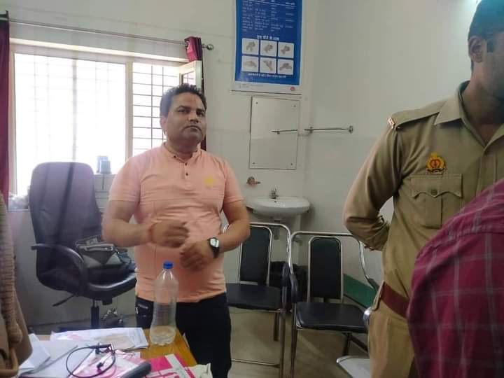 शाहजहांपुर यूपी में मेडिकल कालेज में कार्यरत फर्जी डॉक्टर को पुलिस ने किया गिरफ्तार