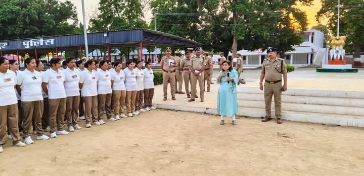 जनपद शाहजहाँपुर* , दिनांक- 15.05.2025*  “उत्तर प्रदेश पुलिस प्रशिक्षण महानिदेशक श्रीमती तिलोत्तमा वर्मा महोदया द्वारा रिक्रूट आरक्षी प्रशिक्षण की तैयारियों का किया व्यापक निरीक्षण”