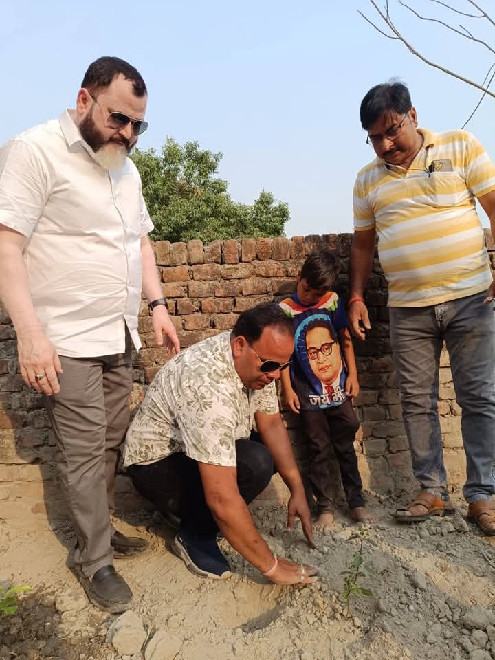 सहयोग संस्था के संरक्षक  शाहनवाज खान एडवोकेट ने ग्राम छीतेपुर में पौधारोपण कर गांव के बच्चों के बीच मनाया अपना जन्मदिन