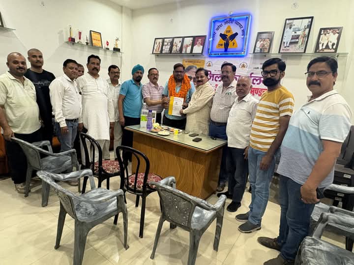 उत्तर प्रदेश आदर्श व्यापार मंडल शाहजहांपुर के जिलाध्यक्ष पंकज वर्मा सर्राफ