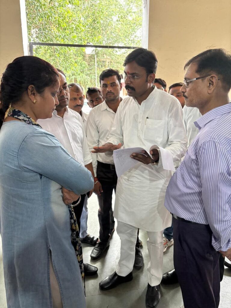 बाढ़, मलेरिया और सीवर संकट पर जनराज्य फ्रंट इंडिया सक्रिय, डीएम को सौंपा ज्ञापन