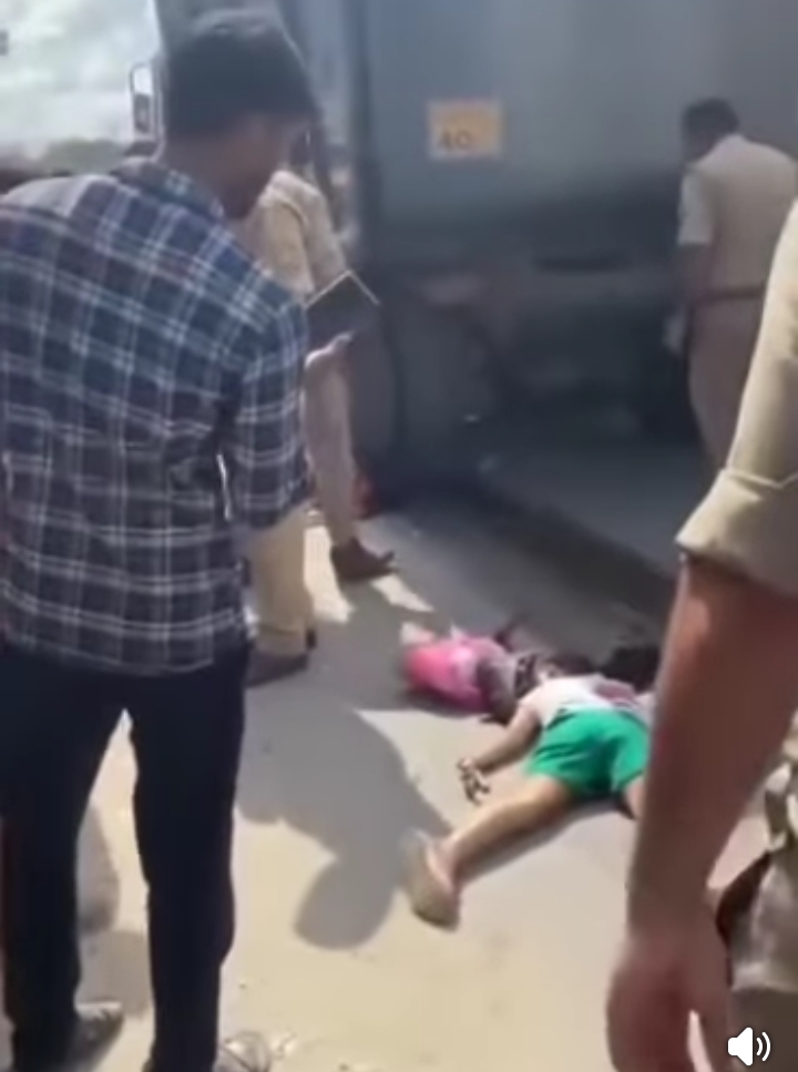 डंपर ने मां-बेटी को कुचला, दोनों की  मौत