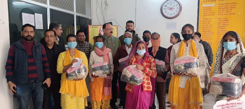 टीबी मरीजों को वितरित की गई पोषण पोटली