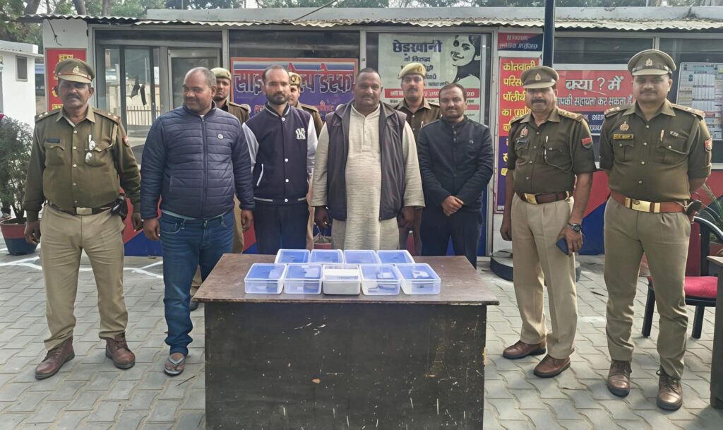 सालों से चल रहे के जुए के फड़ पर कार्रवाई 3.98 लाख नकद बरामद